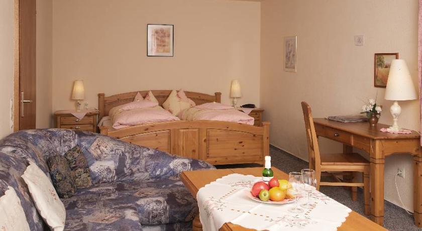 Hotel-Pension Thome Hinterzarten Ngoại thất bức ảnh